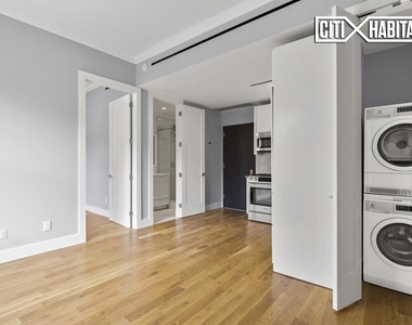 252 West 76th Street - Photo Thumbnail 2