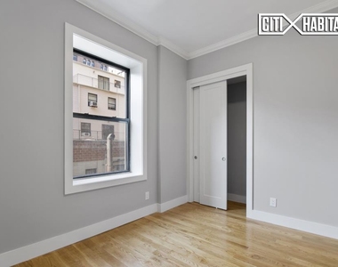 252 West 76th Street - Photo Thumbnail 0