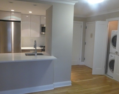 Large two bedroom in Tribeca, Greenwich Street - Photo Thumbnail 2
