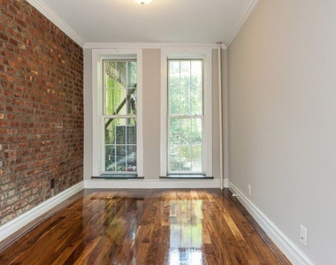 352 West 21st Street - Photo Thumbnail 3