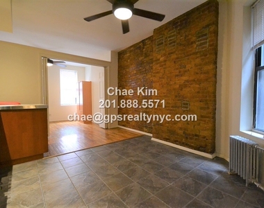 529 West 48th Street - Photo Thumbnail 0