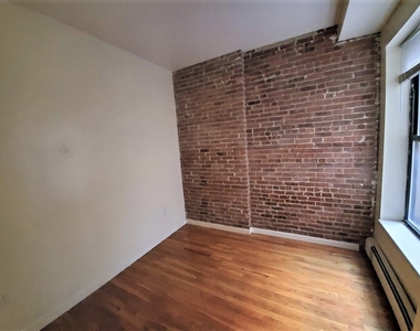 971 Columbus Avenue - Photo Thumbnail 2