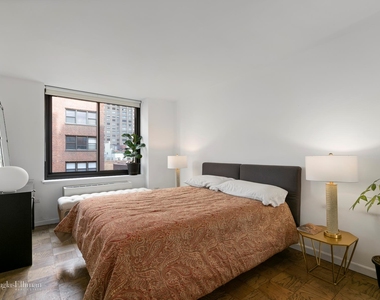 525 East 80th St - Photo Thumbnail 5