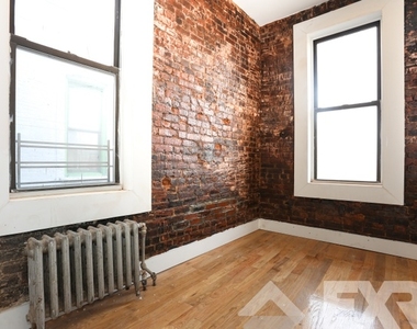 136 Kingsland Ave. - Photo Thumbnail 3