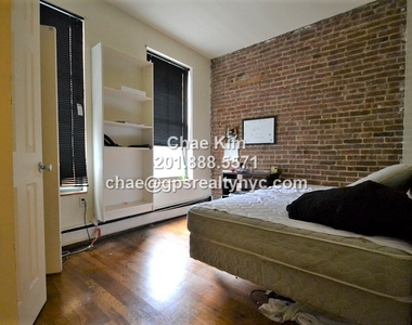 967 Columbus Avenue - Photo Thumbnail 2