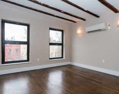 109 Roebling Street - Photo Thumbnail 9