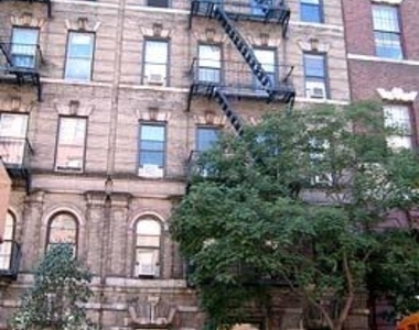 East 62nd Street - Photo Thumbnail 4