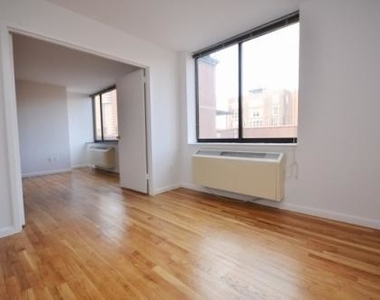 121 Reade Street - Photo Thumbnail 1