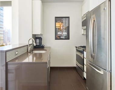 200 West 67th St - Photo Thumbnail 2