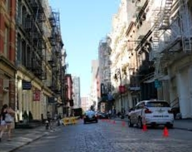 Sullivan Street - Photo Thumbnail 5