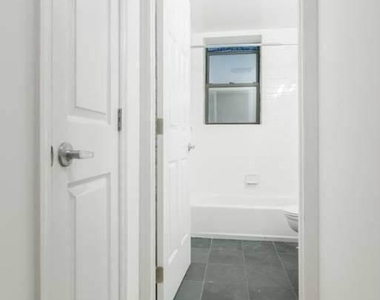 234 East 87 Street - Photo Thumbnail 4