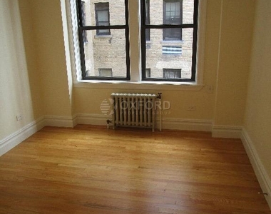 E 92nd St. - Photo Thumbnail 10