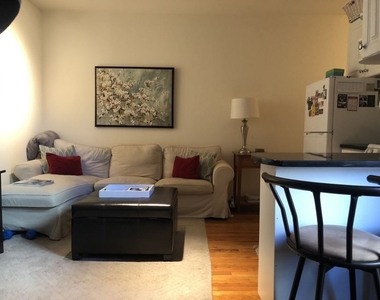 No Fee 274 W 19 True 2 bedroom. Prime Chelsea - Photo Thumbnail 0