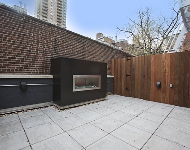 1209 Lexington Ave - Photo Thumbnail 2