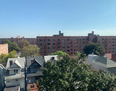 465 Ocean Parkway - Photo Thumbnail 2