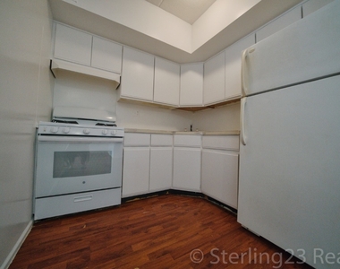 20-72 Steinway, Astoria, Ny, 11105 - Photo Thumbnail 2