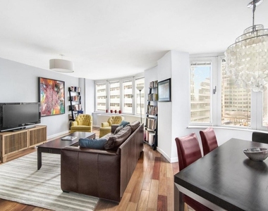 275 Greenwich Street - Photo Thumbnail 1