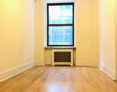 105 West 55th Street - Photo Thumbnail 3