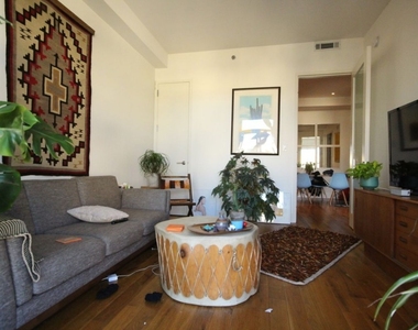 105 Leonard - Photo Thumbnail 7