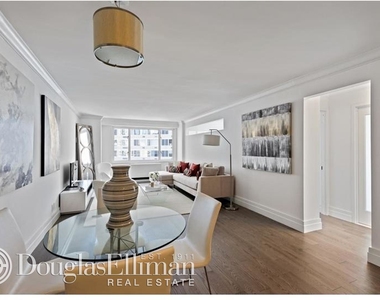 400 East 54th St - Photo Thumbnail 0