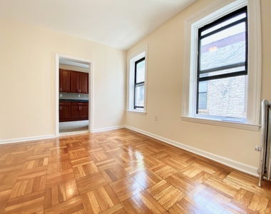 558 Parkside Ave - Photo Thumbnail 1