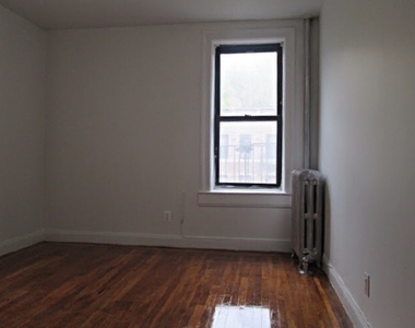 125 Seaman Avenue - Photo Thumbnail 2