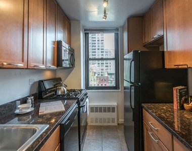 240 East 27th Street - Photo Thumbnail 7