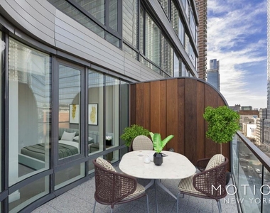 570 Eleventh Avenue - Photo Thumbnail 4