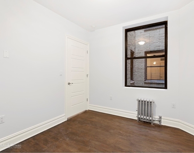 115 Greenpoint Avenue - Photo Thumbnail 6