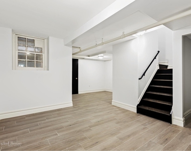 115 Greenpoint Avenue - Photo Thumbnail 7