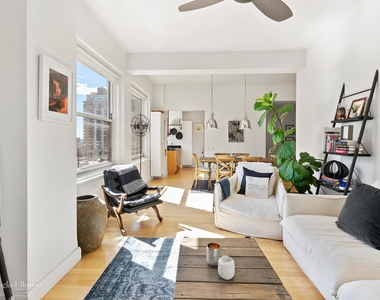 88 Greenwich St - Photo Thumbnail 0