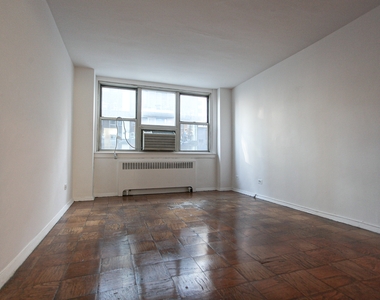 240 East 35th Street - Photo Thumbnail 4