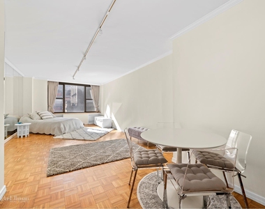 117 East 57th St - Photo Thumbnail 1