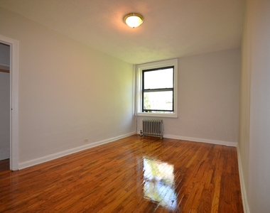 47th Street & 43rd Avenue, Sunnyside, NY  11104 - Photo Thumbnail 2