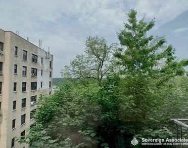 282 Cabrini Boulevard - Photo Thumbnail 14