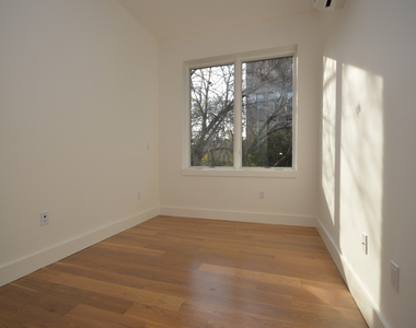 83 Winthrop St - Photo Thumbnail 4