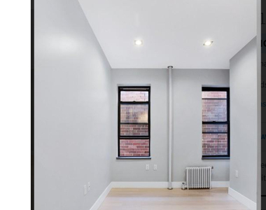 111 East 119 Street, Manhattan, NY - Photo Thumbnail 2