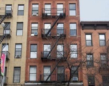 Ninth Avenue - Photo Thumbnail 11