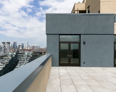 321 Wythe Avenue - Photo Thumbnail 2