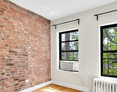 182 Mulberry Street - Photo Thumbnail 6