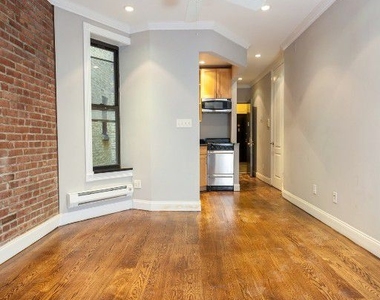 209 E 25th - Photo Thumbnail 2