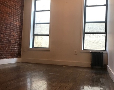 1047 Bedford Ave - Photo Thumbnail 0