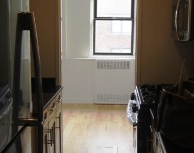 435 e 79 Street - Photo Thumbnail 0