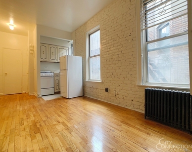 429 W 46th St - Photo Thumbnail 1