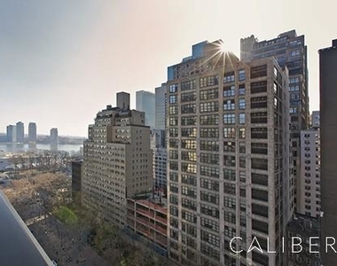 East 47th Street - Photo Thumbnail 10