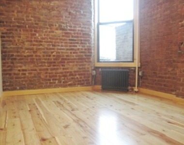 103 Macdougal St - Photo Thumbnail 1