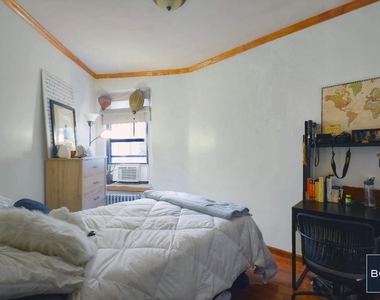 128 Macdougal Street - Photo Thumbnail 3