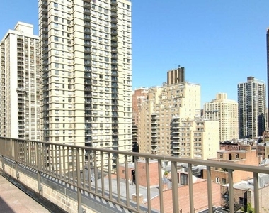 East 80th Street - Photo Thumbnail 1