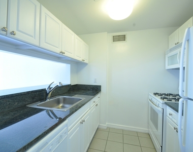 Large  Renovated 1 Bedroom in Hell's Kitchen Area - Photo Thumbnail 3