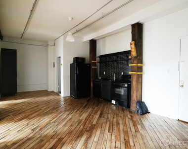 885 Park Ave (bk) - Photo Thumbnail 6